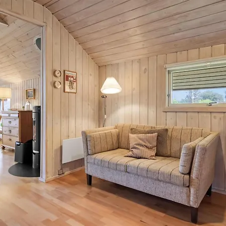 Athislus - 1-1km From The Sea By Interhome *